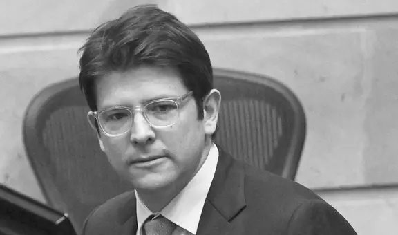 Muere Miguel Uribe, precandidato presidencial de Colombia, baleado por un sicario de 15 años durante un mitin