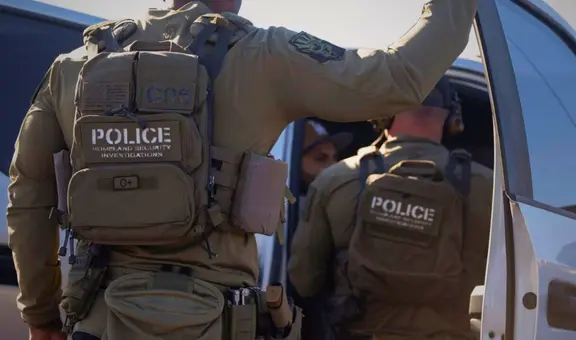 Inmigrante en EEUU pierde la Green Card tras mentir en su solicitud, ahora está bajo custodia de ICE y será deportado