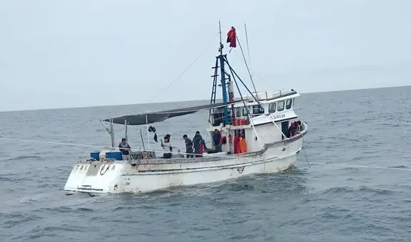 Hallan con vida a 10 pescadores desaparecidos en mar de Ica hace más de una semana: estaban a 50 millas de la costa de Pisco