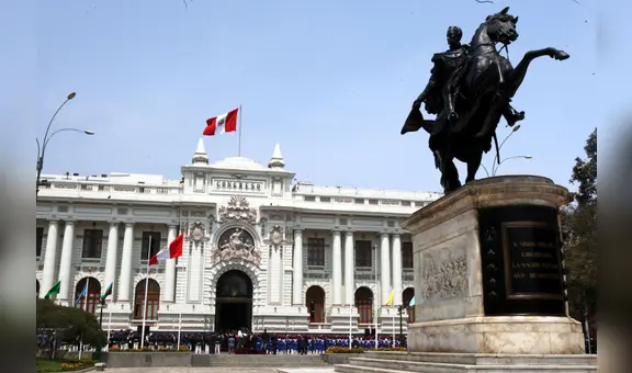 Congreso aprueba ley que cambia el nombre de Plaza Bolívar a Plaza de la Constitución