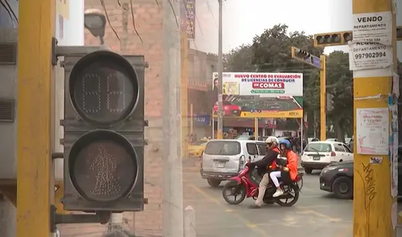 Vecinos denuncian que cerca de 20 semáforos en Comas no funcionan desde hace 10 días: “Se vienen reportando como cinco accidentes y no hacen caso"