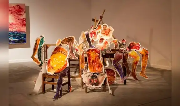 'De los pies las voces' de Nuria Cano