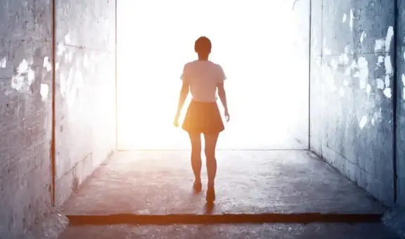 ¿Qué revela soñar con personas fallecidas? La interpretación de los psicólogos sobre estos sueños