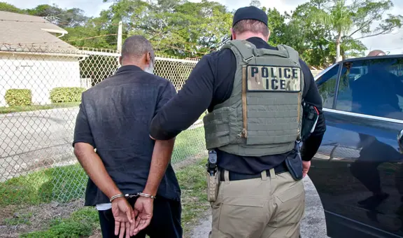 Reside legalmente con Green Card en Estados Unidos desde hace casi 60 años y, aun así, ICE lo detuvo por esta razón