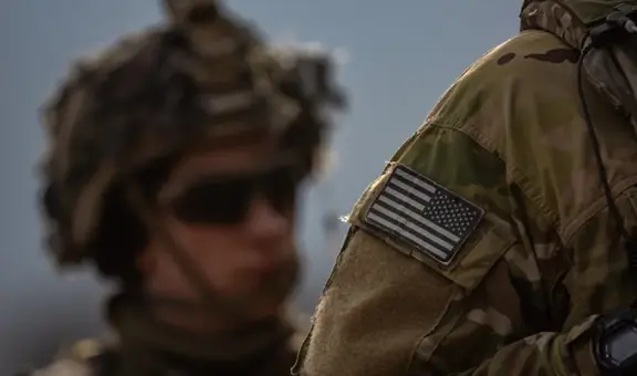 Inmigrante veterano del Ejército de Estados Unidos se autodeporta luego de casi 50 años: "No puedo creer que esto esté pasando"