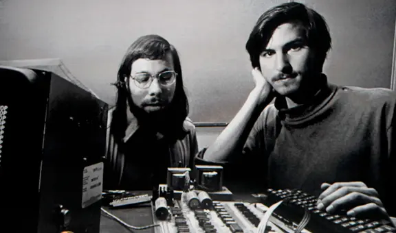 Steve Jobs y su polémico paso por Atari: hizo que su mejor amigo trabaje por él y no le pagó completo