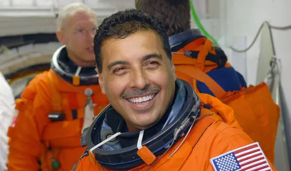 La historia del astronauta mexicano José Hernández que pasó de ser campesino a participar en una misión espacial en la NASA