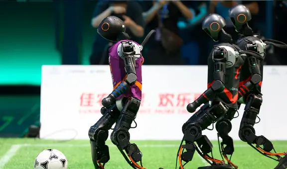 Ingenieros chinos hicieron un torneo de futbol entre robots humanoides: “En el futuro sería entre robots y humanos”