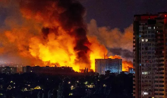 Rusia ataca a Ucrania con el mayor bombardeo de drones desde el inicio de la guerra tras llamada entre Trump y Putin