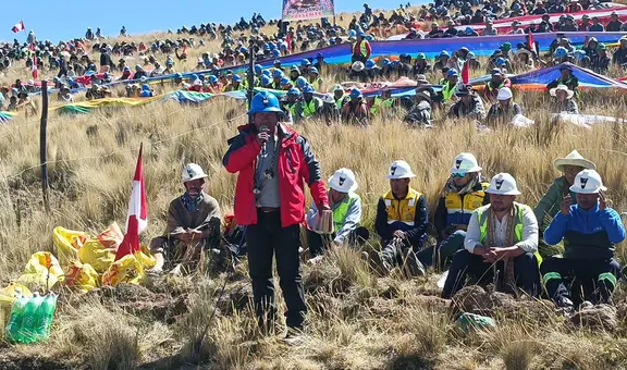 Cusco: 5 mil mineros informales mantienen bloqueo de vía en exigencia de nueva Ley MAPE