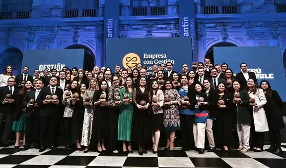 Caja Arequipa recibe Distintivo Empresa con Gestión Sostenible otorgado por Perú Sostenible