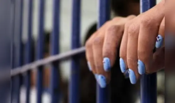 "Escribir para resistir", un libro cartonero creado por mujeres privadas de libertad