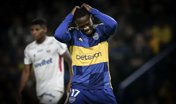 Luis Advíncula realizó viaje de urgencia a Perú: su presencia en el equipo titular de Boca Juniors está en riesgo