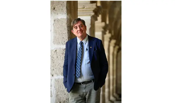 Luis García Montero: “La RAE no es dueña del idioma y por eso tiene que respetar la diversidad”