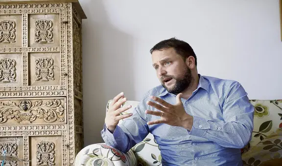 Eduardo Dargent: “La gente de derecha cree que se ve súper bacán criticando a los caviares, pero muchos los ven parecidos”