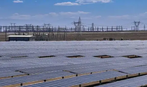 Perú inaugura su planta solar más grande, construida por la española Zelestra en Arequipa: generará energía para 440.000 hogares