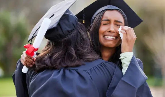 ¿Por qué lloramos de felicidad? No es una contradicción sino una reacción natural del cerebro, según científicos