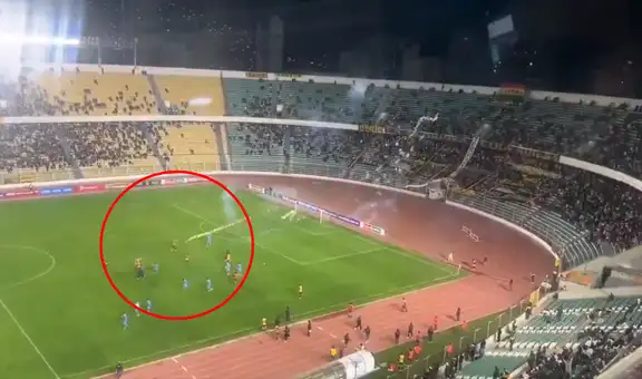 Hinchas de The Strongest atentan contra sus propios futbolistas: lanzaron bengalas e hirieron a su jugador en la liga boliviana