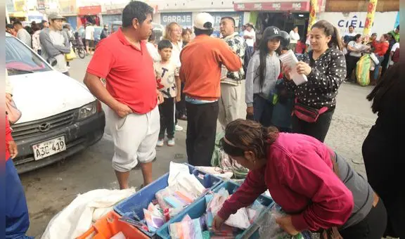 Productos caídos de contenedores asiáticos en mar peruano se venden en Ancón: "Los precios están cómodos”