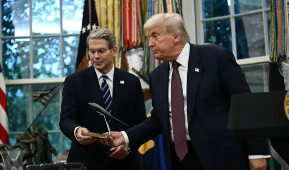 Trump anuncia aranceles del 100% a importaciones de chips y semiconductores: “Si estás fabricando en EEUU, no hay cargo"