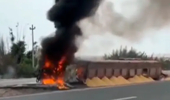 Cierran Panamericana Norte por incendio de enorme tráiler a la altura del km 97.5 en Chancay