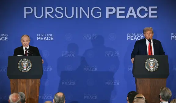 Estas son las imágenes del encuentro histórico entre Donald Trump y Vladímir Putin en la cumbre en Alaska