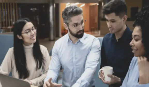 Pretensión salarial de los peruanos sube a S/3.290 en julio: conoce cuánto piden hombres y mujeres y en qué carreras se gana más