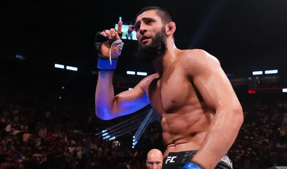 Chimaev derrotó a Du Plessis por la UFC 319: El 'Lobo' se consagró campeón mundial en el peso medio