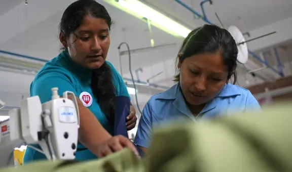 Más de 4,6 millones de mujeres en el Perú están atrapadas en el empleo precario