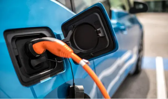 Vehículos eléctricos en 2025: ventajas, costos, y puntos de recarga en el Perú