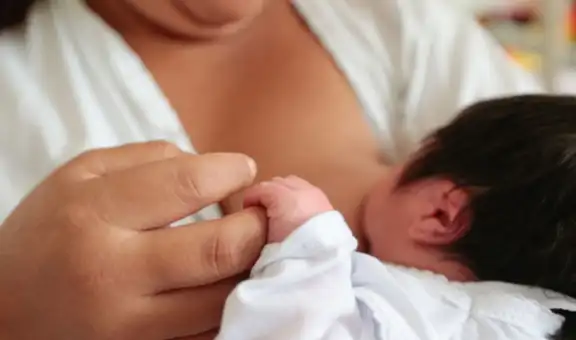 Lactancia materna aún enfrenta retos en Perú: solo el 67% de bebés recibe alimentación de leche de sus madres