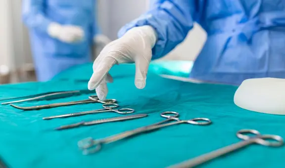 Muere mujer que viajó de EEUU a México para una cirugía estética: clínica es investigada por presunta negligencia