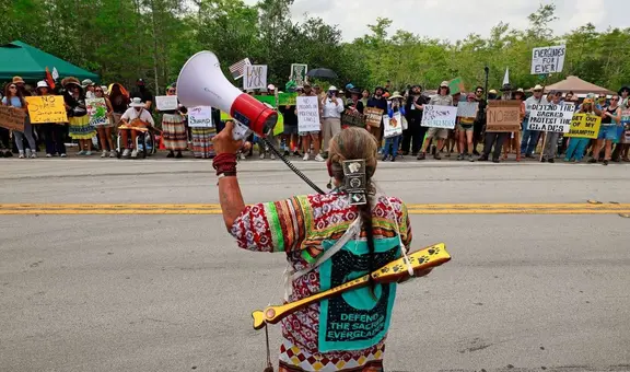 ¿Quiénes son los Miccosukee?: la pequeña tribu de Florida que le pone freno a un gigante proyecto migratorio de Trump