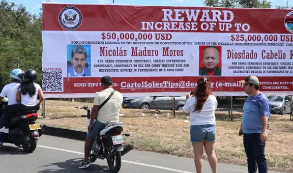 Aparece gigantesco cartel con anuncio de recompensa de US$50 millones por Nicolás Maduro en frontera de Venezuela y Colombia