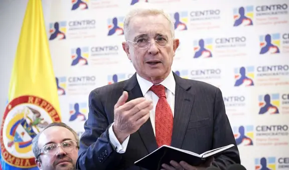 El expresidente Álvaro Uribe desafía la prescripción y busca anular condena a 12 años por soborno y fraude en Colombia