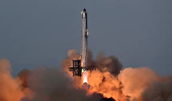El cohete Starship de Spacex por fin logra con éxito su vuelo orbital tras varios intentos fallidos y cancelaciones