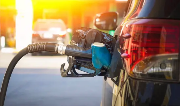 ¿Tu carro gasta mucha gasolina? Estos hábitos de conducción pueden mejorar el rendimiento fácilmente