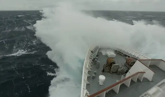 Así es el lugar más temido del océano donde las olas alcanzan hasta 24 metros solo para llegar a la Antártida