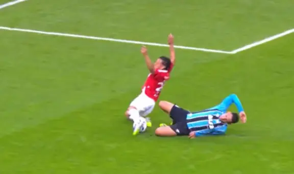 Erick Noriega ocasionó penal en clásico Gremio vs Inter de Porto Alegre: se barrió en el área y su rival se tiró a la 'piscina'