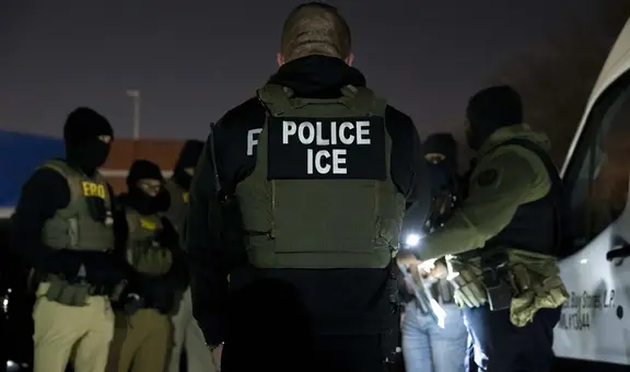 Más de 150 mil estadunidenses piden empleo en el ICE para apoyar plan antiinmigratorio de Trump y deportar a extranjeros