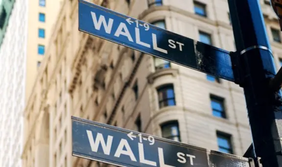 Wall Street rompe récords gracias a la Fed y a las tecnológicas