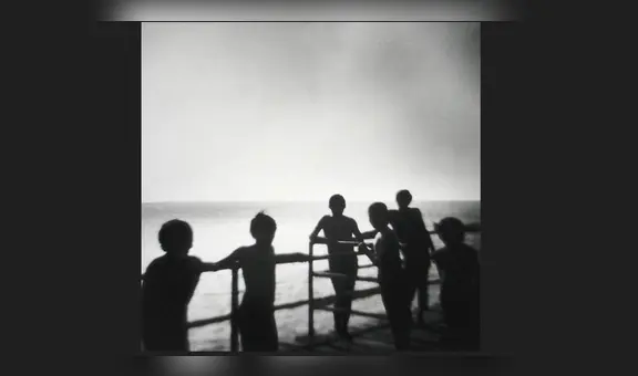 Exposición “El sol de Lima. La imagen del verano popular (1978–2015)” en el ICPNA