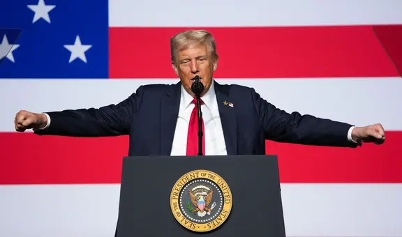 Donald Trump comparte video conspirativo en sus redes oficiales y causa indignación en EE.UU.