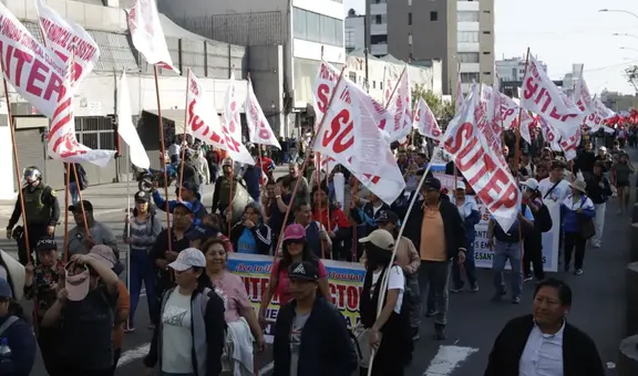 Docentes se movilizan hoy al Congreso por aumento de sus pensiones: “Dina Boluarte basta de ningunear a los jubilados”