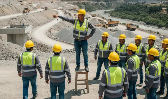 Si ocupo temporalmente el rol de mi jefe, ¿la empresa debe darme un pago adicional? Abogado aclara la situación