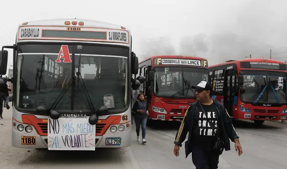 Caravanas de buses de La 50, El Rápido y Lipetsa toman las calles contra la extorsión y se dirigen hacia el Centro de Lima
