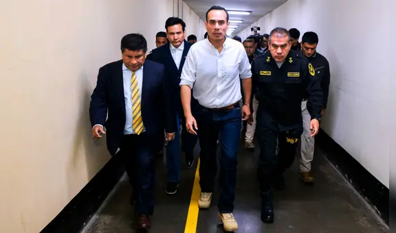 Expertos cuestionan presencia de José Jerí en operativo penitenciario simultáneo: “Es un show montado”