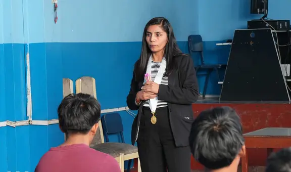 Orientan a alumnos del colegio Manuel Muñoz Najar sobre consecuencias por delitos de violencia