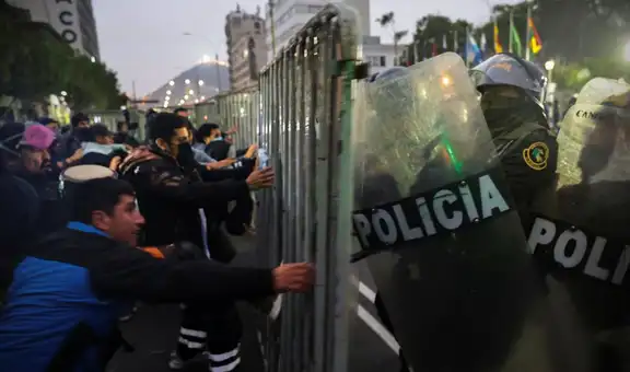 Manifestante con discapacidad intelectual estuvo 4 días detenido tras marchar pacíficamente el 15 de octubre, según su abogado: "Recibió golpes"