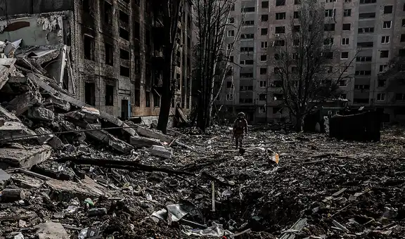 Rusia ataca aeródromos, depósitos de drones de largo alcance y frustra desembarco de grupo élite ucraniano